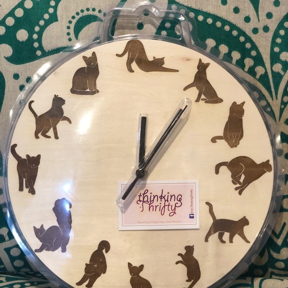 Cat Engraved Clock - Picture 2 of 2